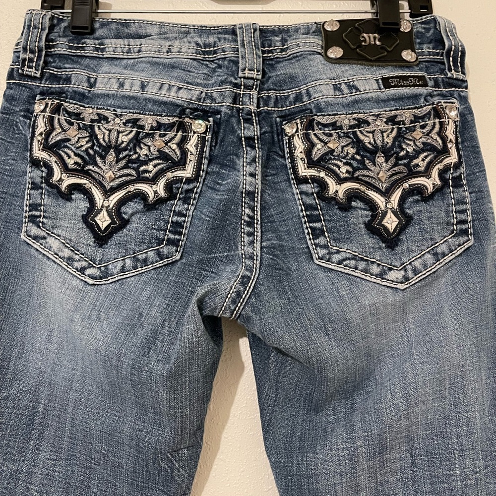 Miss Me Cuffed Capri Crop Blue Denim Jeans Size 29 X 22 Rhinestones Floral Bling